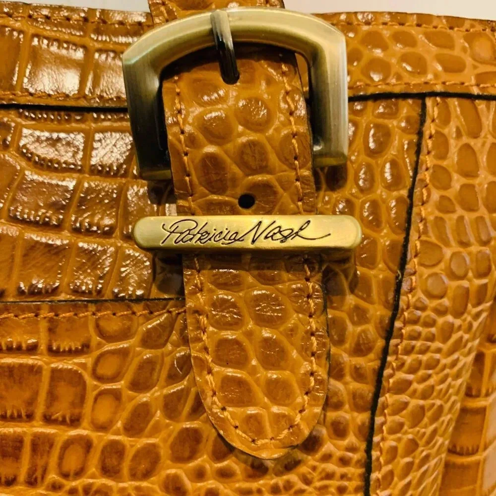 Patricia Nash Womens Leather Aveley Crossbody - Picture 2 of 16